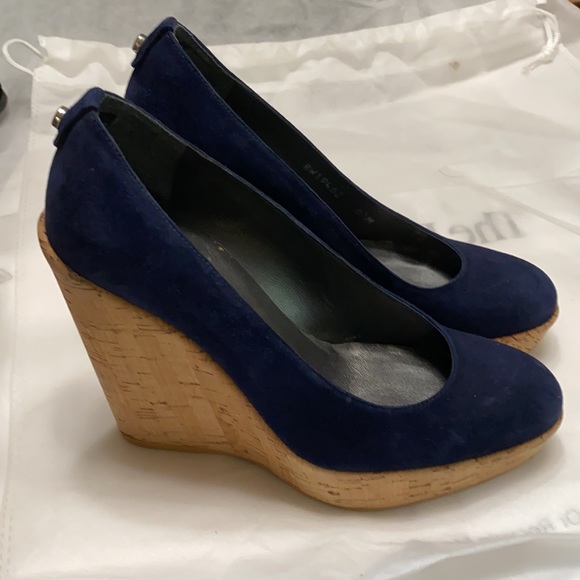 Stuart Weitzman Corkswoon navy wedges